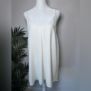 Women’s Tobi Pearl White V-Neck Chemise Mini Dress size S/P